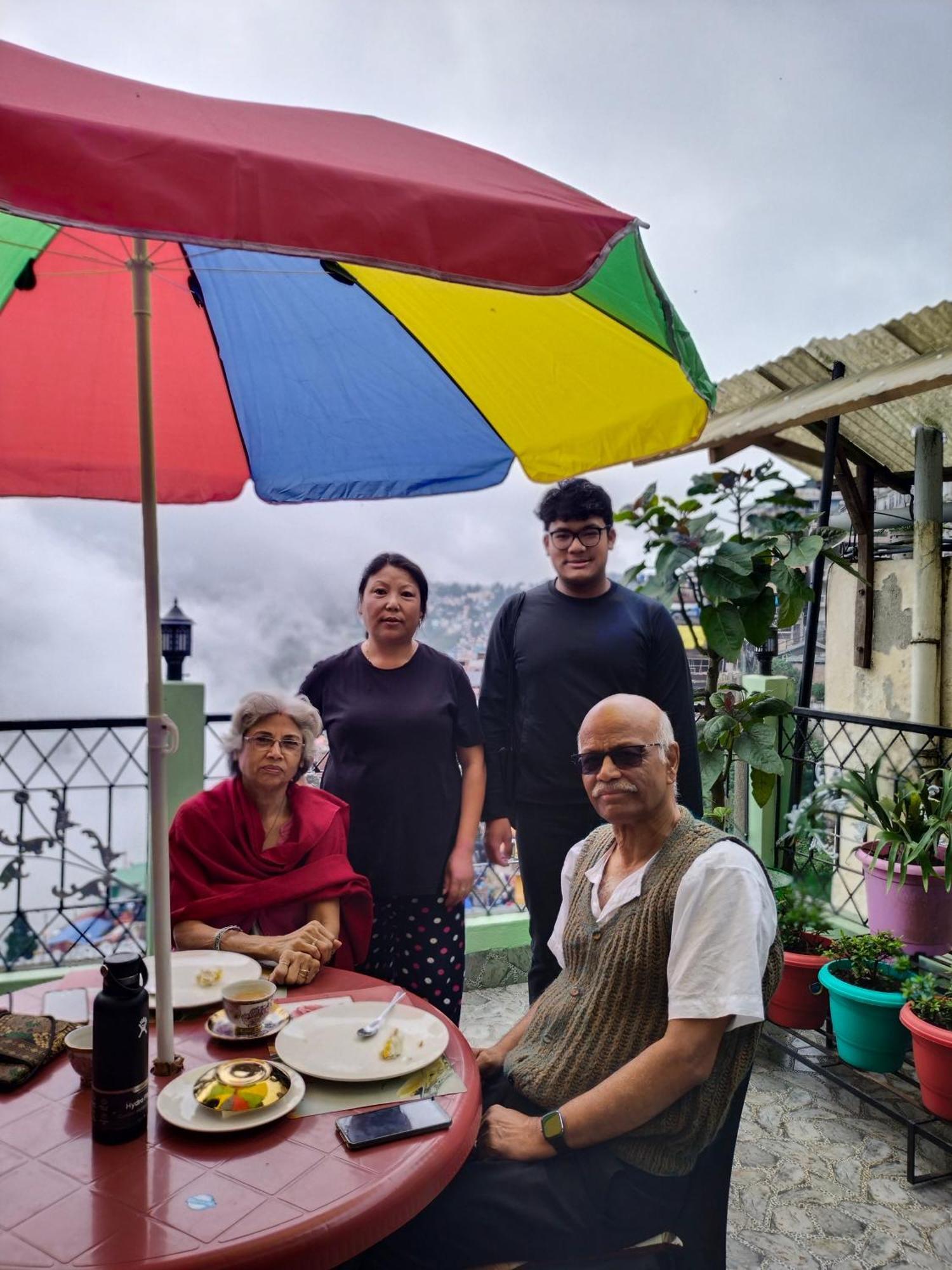 Dew Drops Guest House Darjeeling  Exterior photo