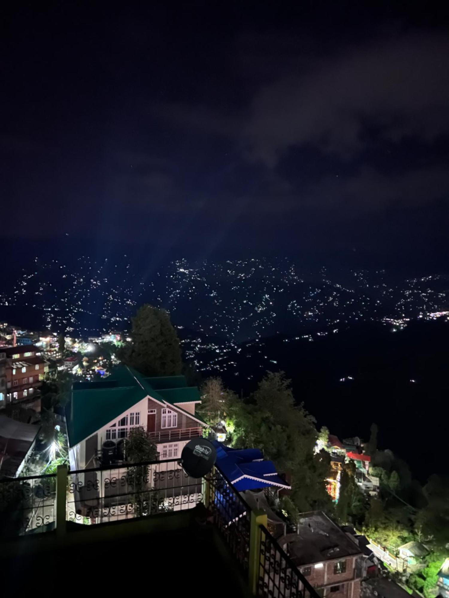 Dew Drops Guest House Darjeeling  Exterior photo